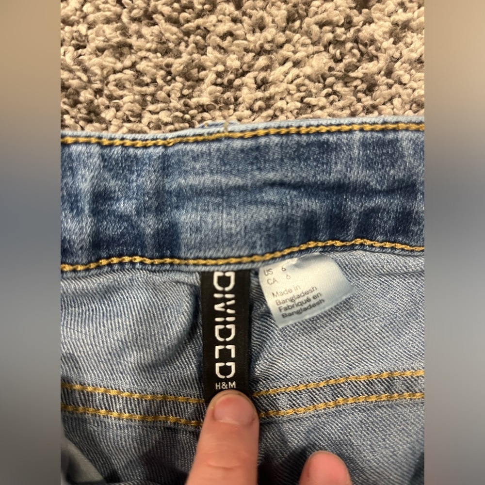 Size 6 H&M jeans - Picture 4 of 6